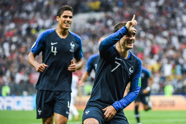 凭借斯蒂芬 凭借斯蒂芬